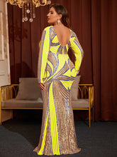 Load image into Gallery viewer, Plus Graphic Print Contrast Sequin Formal Dress
